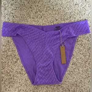 New with tags Skims Underwear